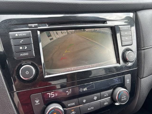 Used 2020 Nissan Rogue SV FWD image 22