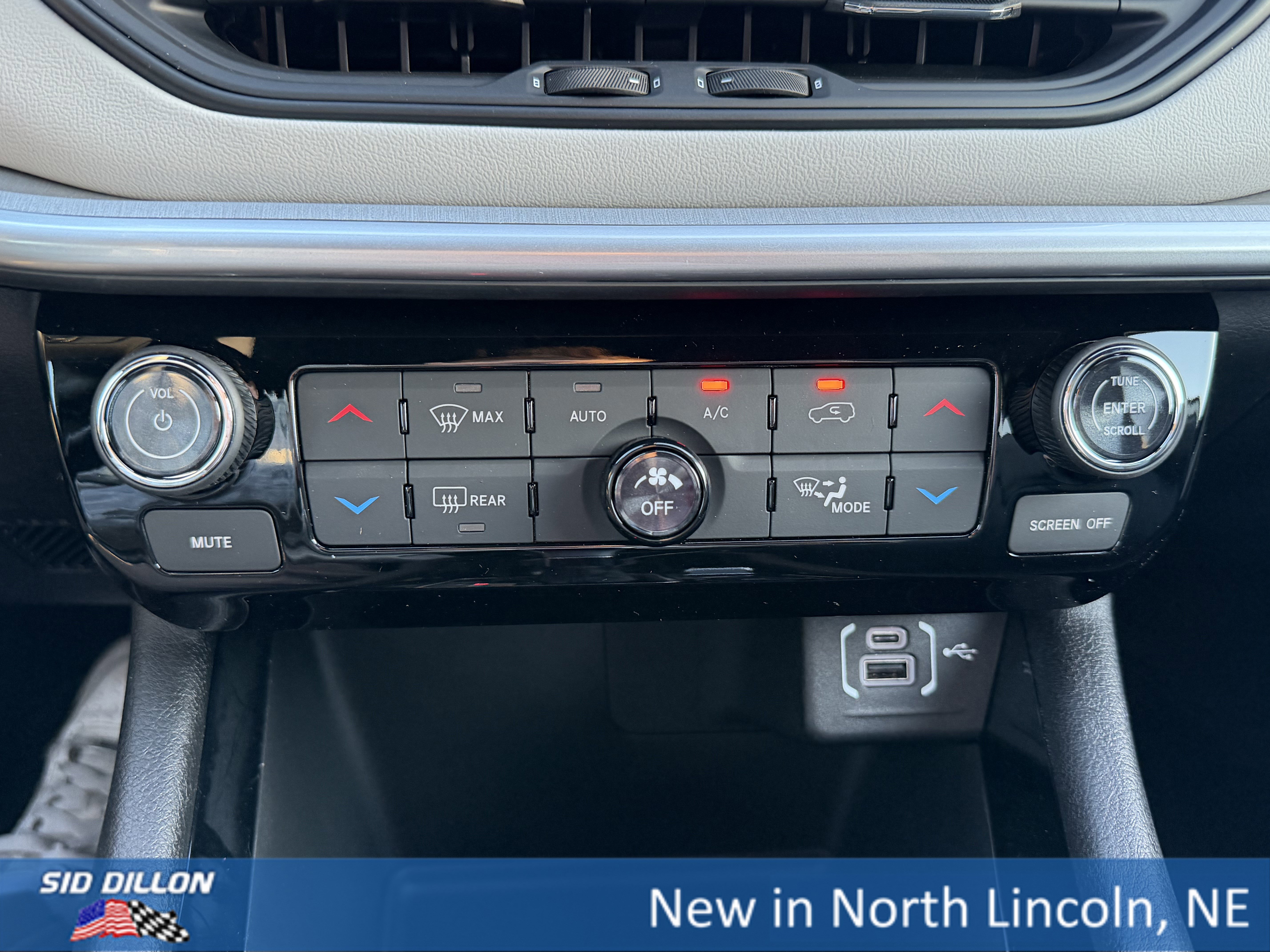 New 2026 Jeep Compass Limited image 13