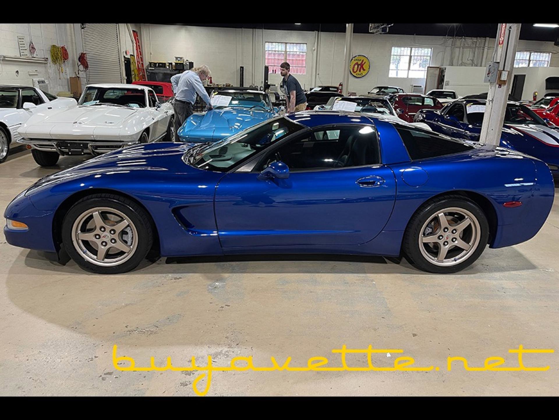 Used 2002 Chevrolet Corvette Coupe w/ Preferred Equipment Group2 image 6