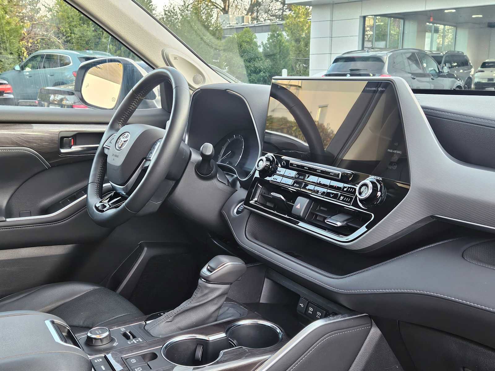 Used 2021 Toyota Highlander Platinum image 12