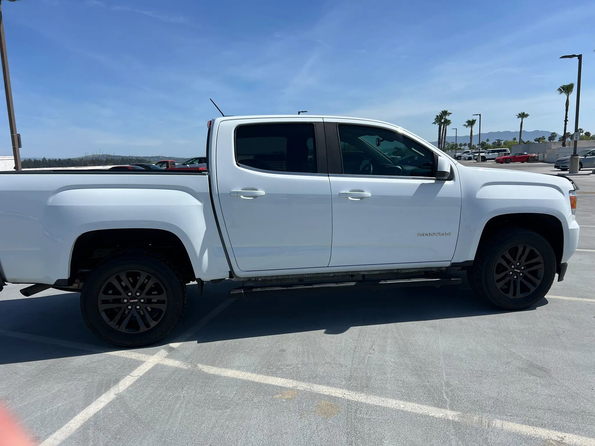 Used 2019 GMC Canyon SLE w/ Elevation Edition image 9