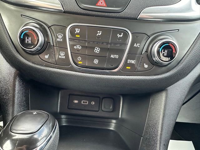 Used 2021 Chevrolet Equinox LT image 30