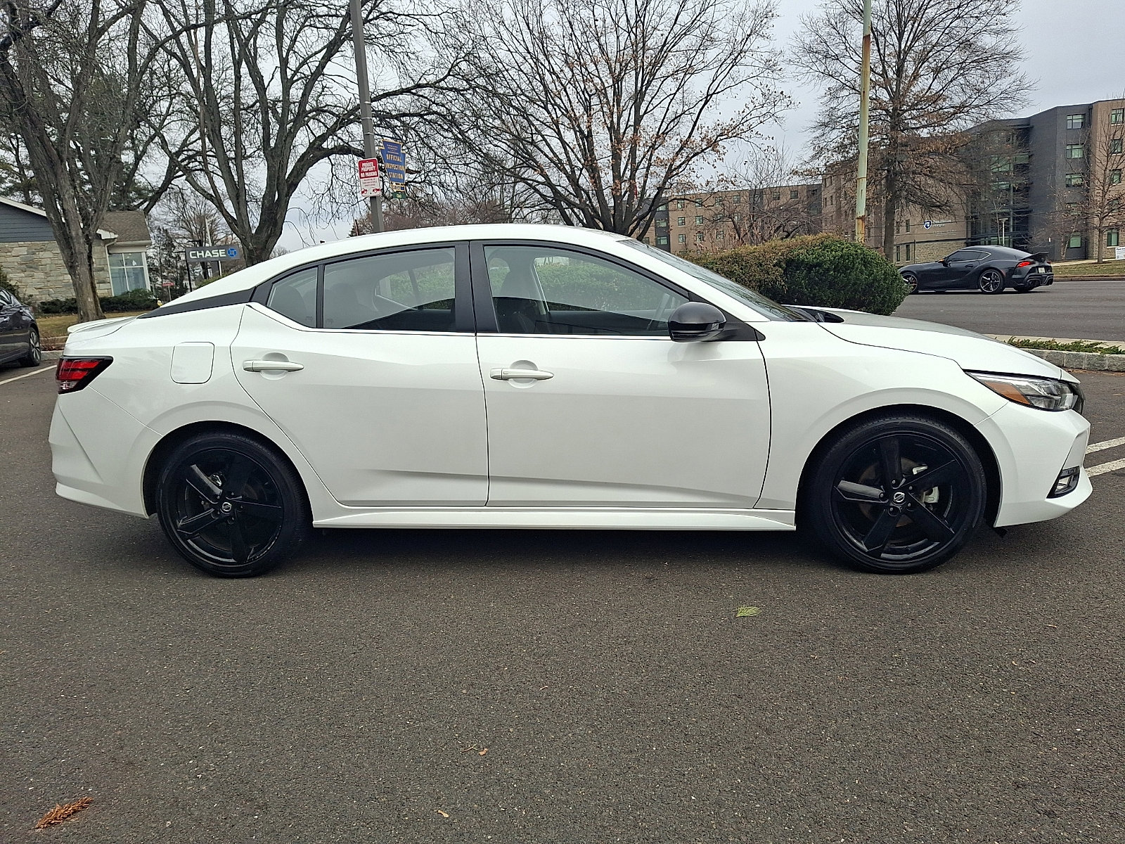 Certified 2023 Nissan Sentra SR w/ Electronics Package image 8