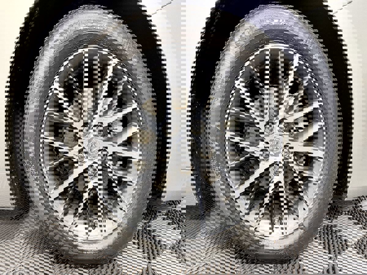 Used 2016 Lexus ES 350 w/ Navigation System Package image 24