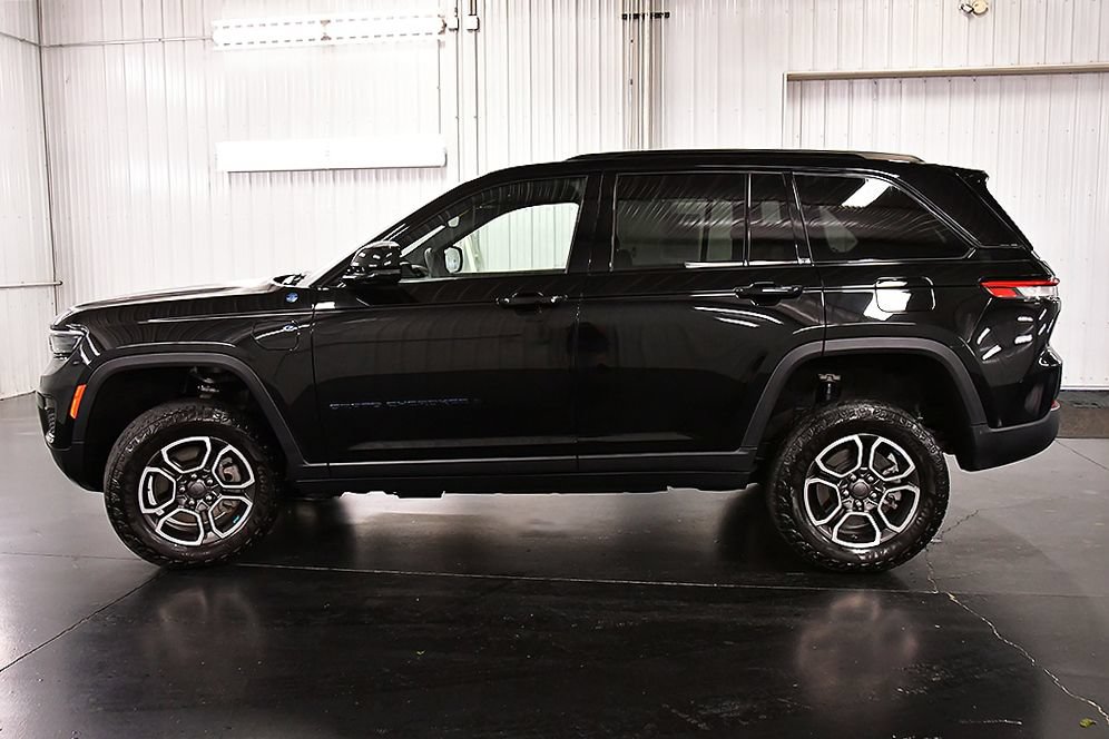 Used 2023 Jeep Grand Cherokee Trailhawk AWD/4WD image 4