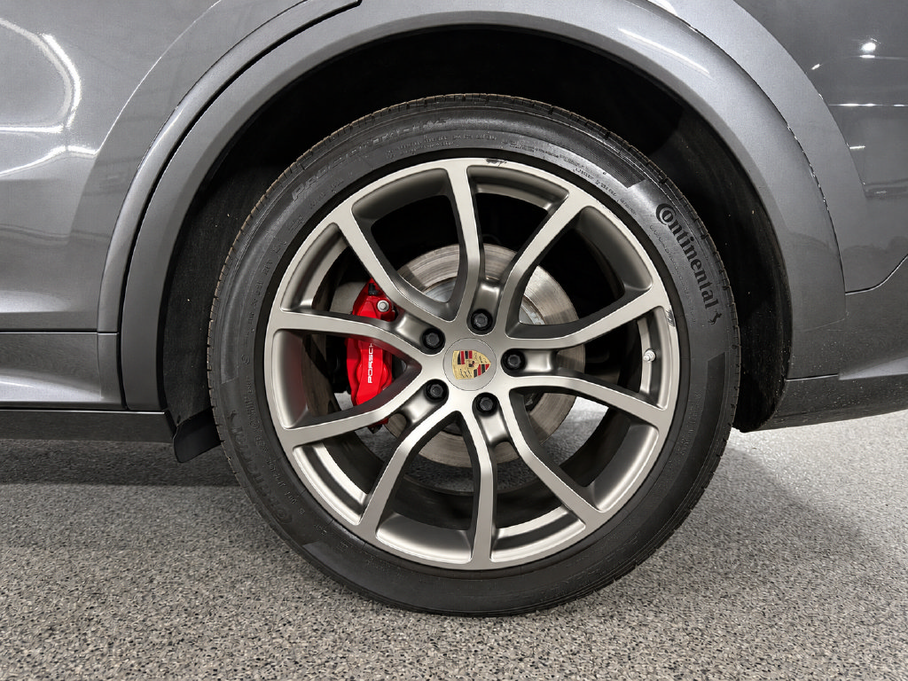 Used 2022 Porsche Cayenne GTS AWD/4WD image 12
