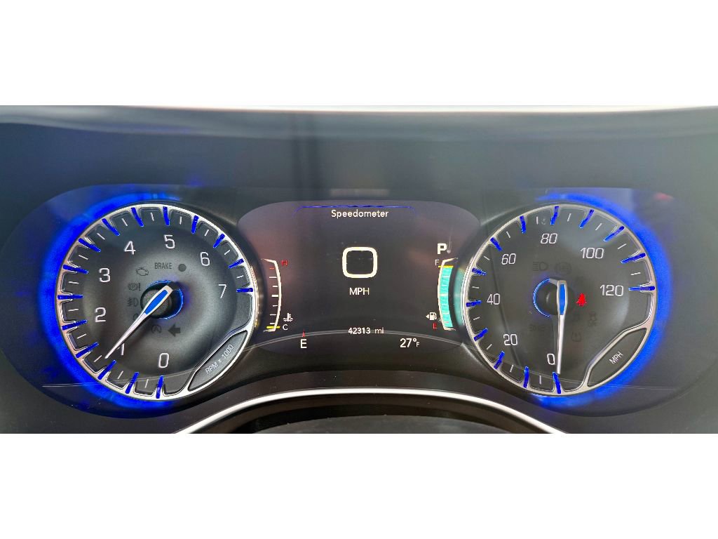 Used 2019 Chrysler Pacifica Touring-L Plus w/ Tire & Wheel Group image 14