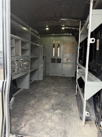 Used 2017 Ford Transit 250 148 Medium Roof image 16