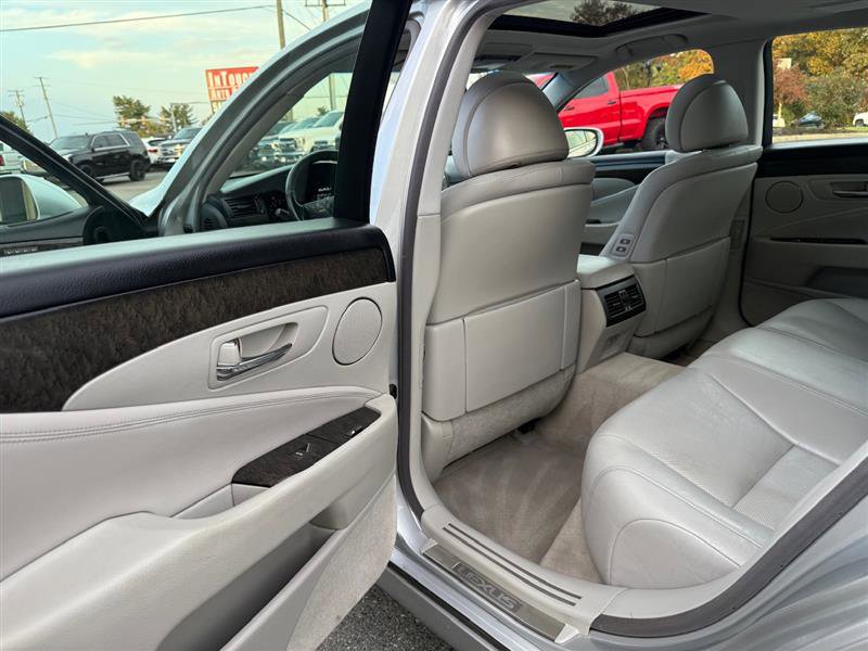 Used 2011 Lexus LS 460 SEDAN w/ Comfort Pkg image 19