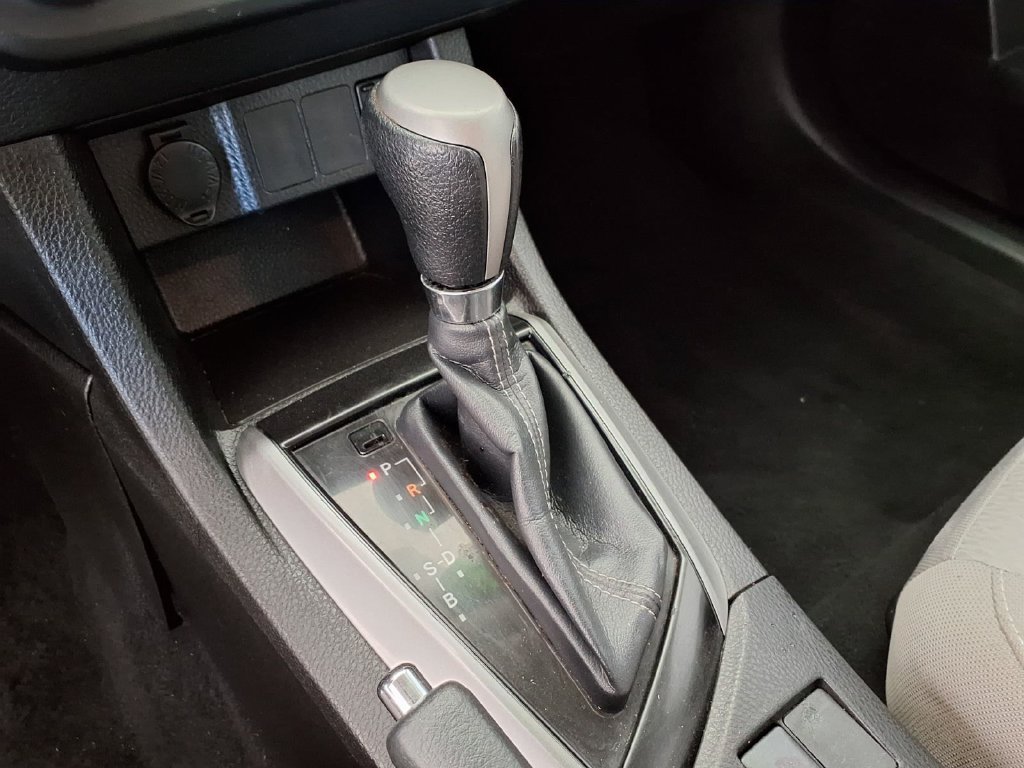 Used 2016 Toyota Corolla LE FWD image 9