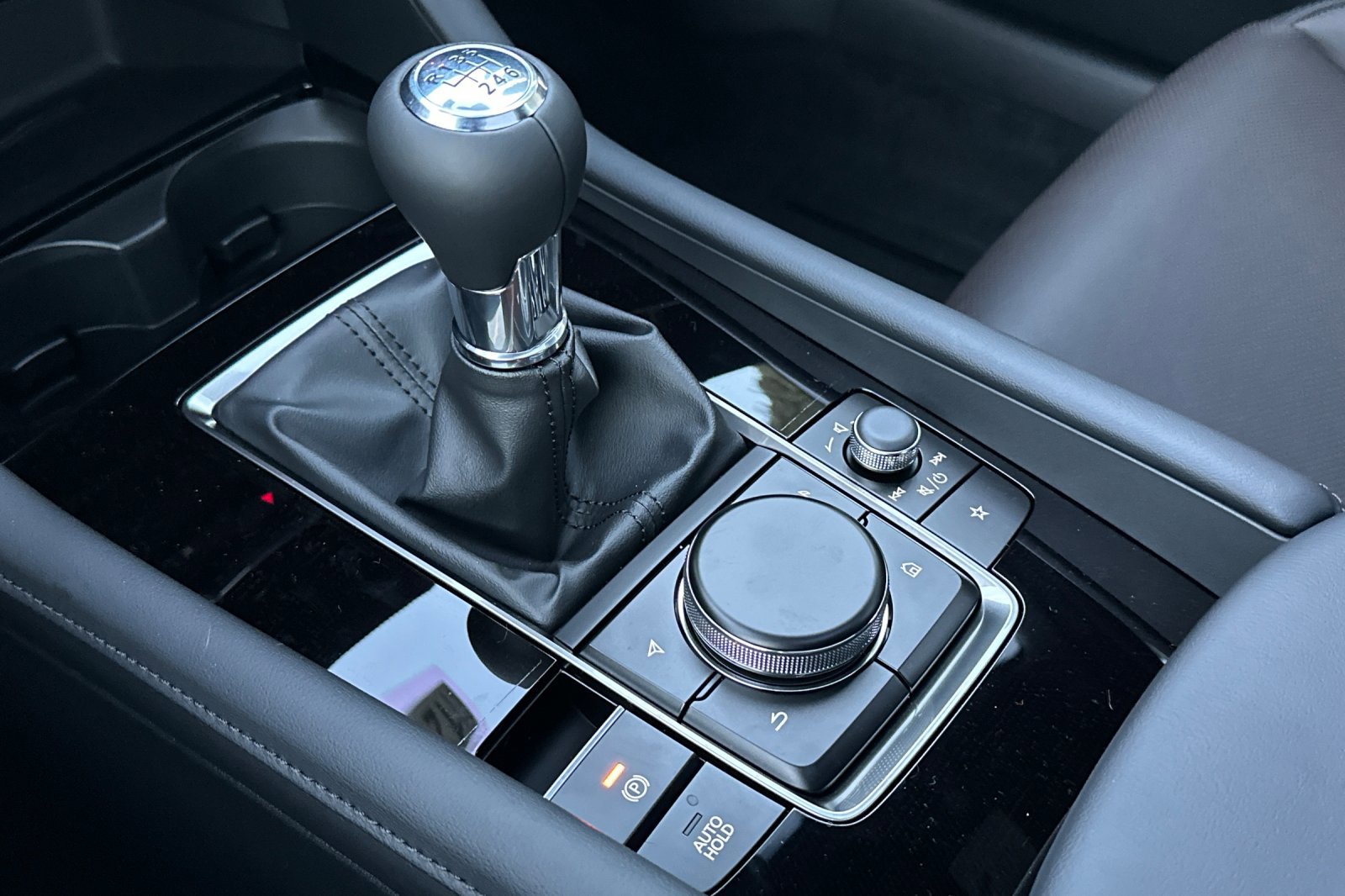 New 2026 MAZDA MAZDA3 2.5 S Hatchback w/ Premium Pkg image 25