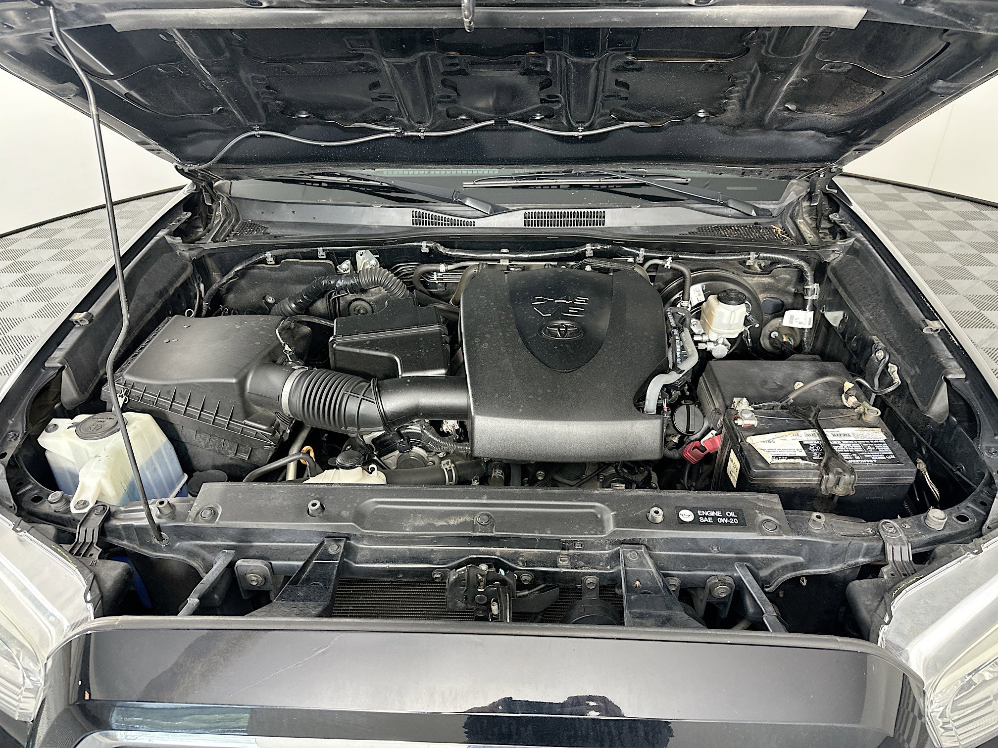 Used 2018 Toyota Tacoma SR5 RWD image 31
