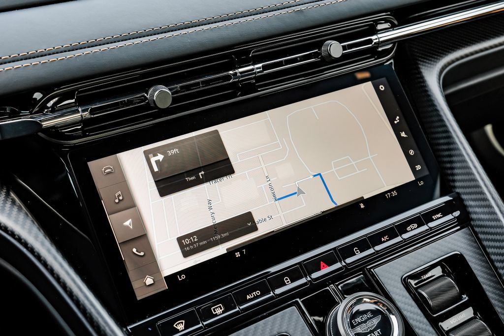 Used 2024 Aston Martin DB12 Coupe RWD image 17