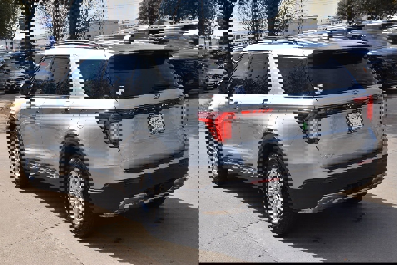 Certified 2025 Ford Explorer Active w/ Active Comfort Package image 10