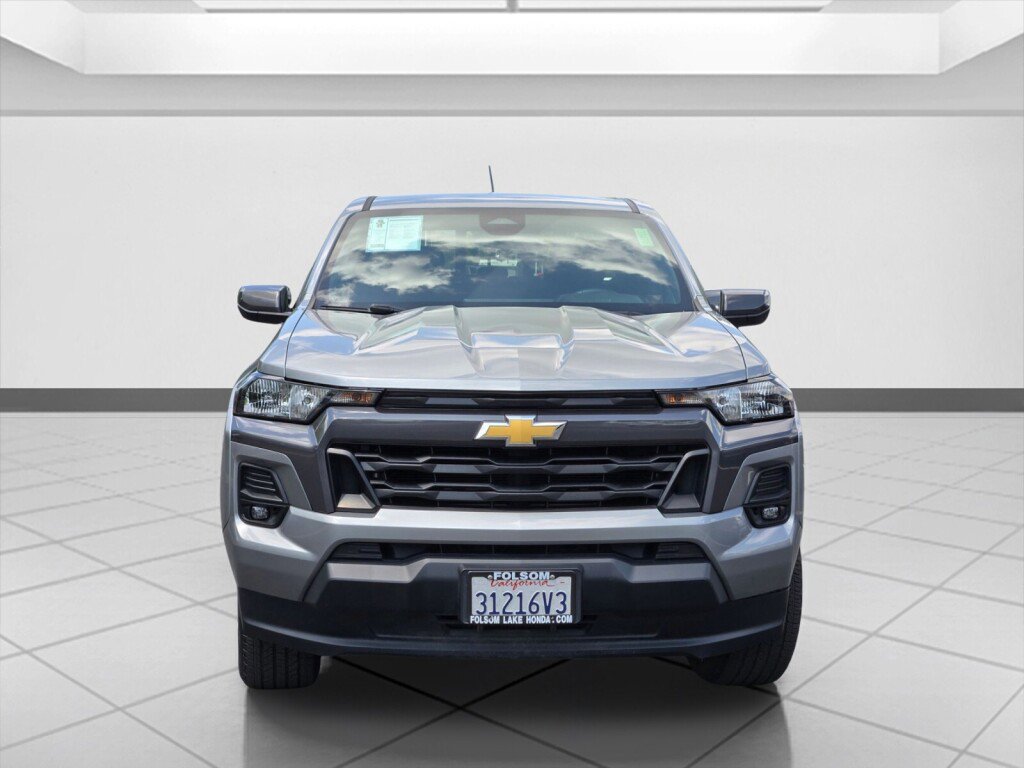 Used 2023 Chevrolet Colorado LT w/ LT Convenience Package RWD image 2