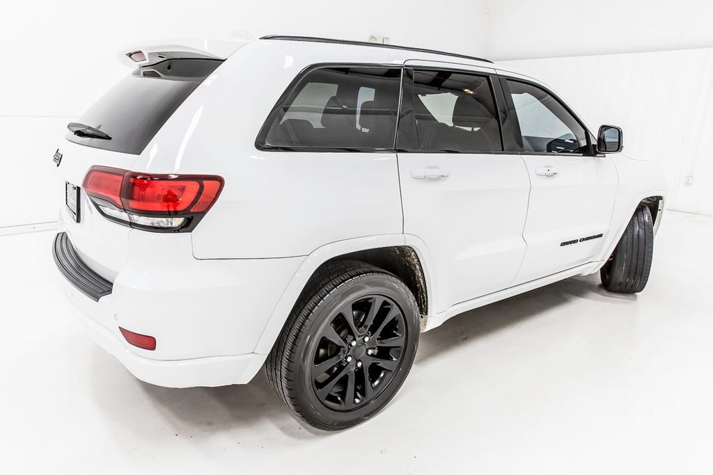 Used 2020 Jeep Grand Cherokee Altitude RWD image 7