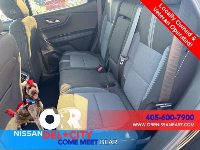 Used 2025 Chevrolet Blazer LT FWD image 11