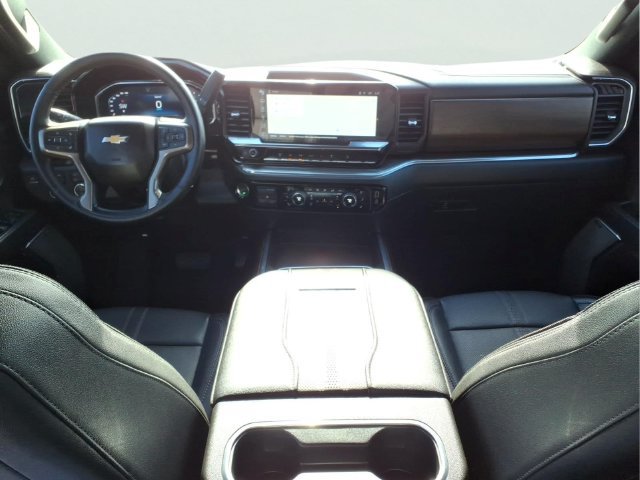 Used 2024 Chevrolet Silverado 3500 High Country w/ Technology Package AWD/4WD image 12