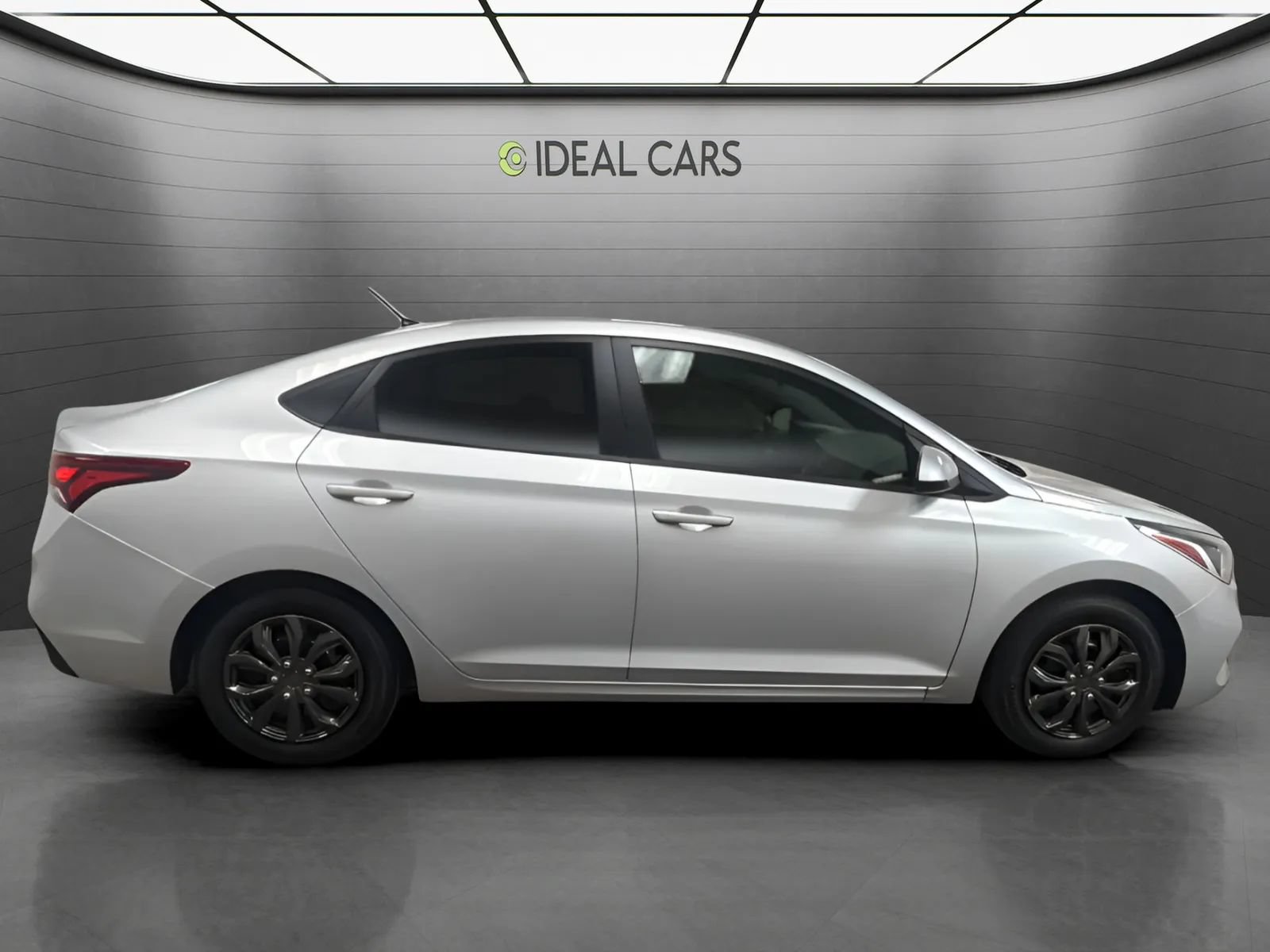Used 2020 Hyundai Accent SE w/ Cargo Package FWD image 4