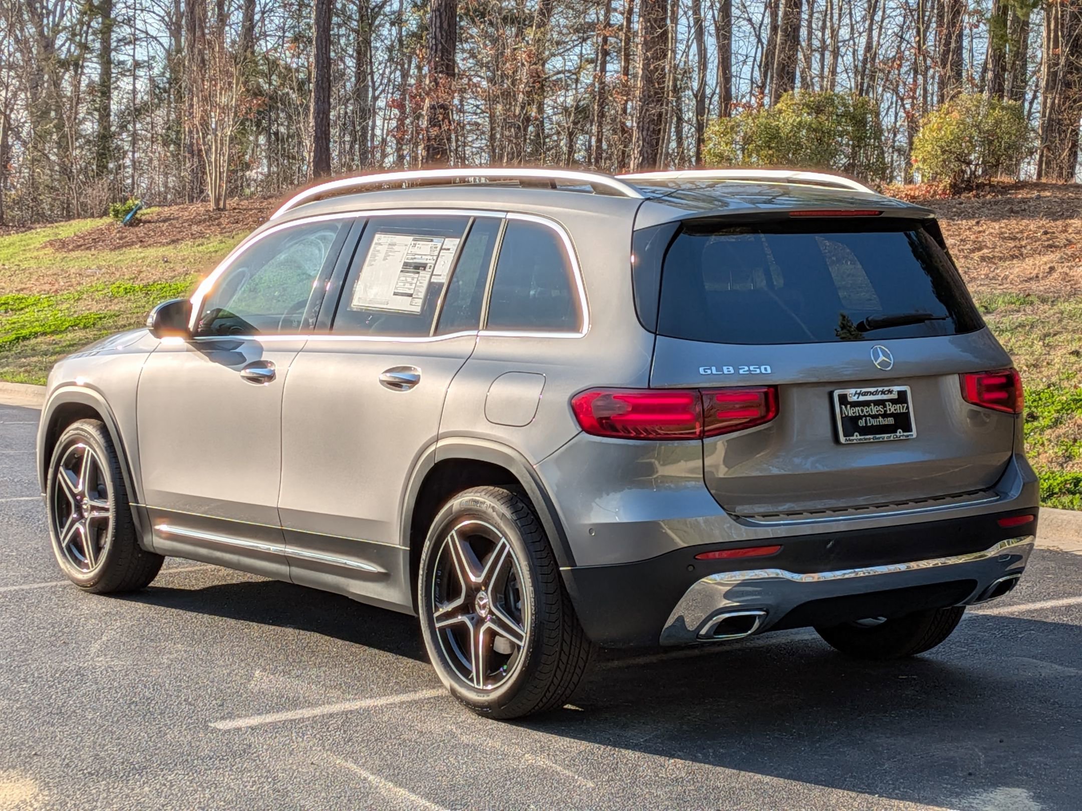 New 2026 Mercedes-Benz GLB 250 image 8