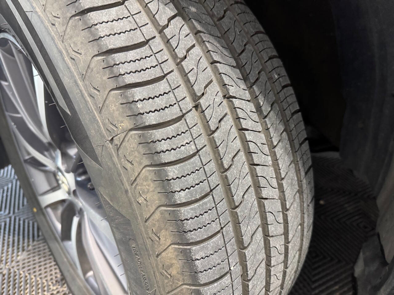 Used 2017 Toyota Highlander XLE image 46