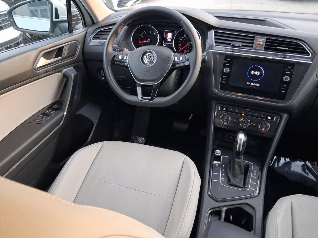 Used 2020 Volkswagen Tiguan SE FWD image 10
