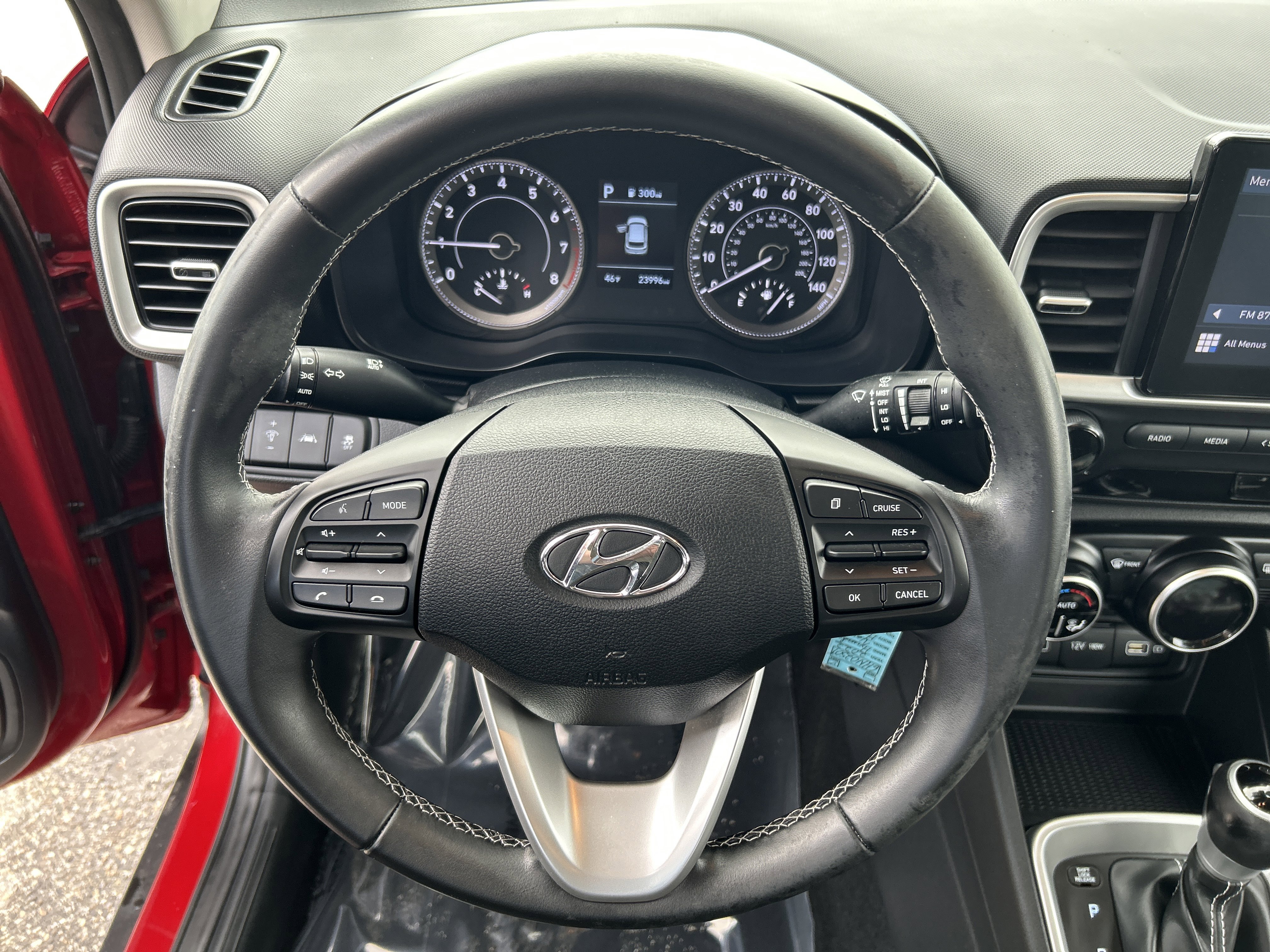 Used 2022 Hyundai Venue SEL image 21