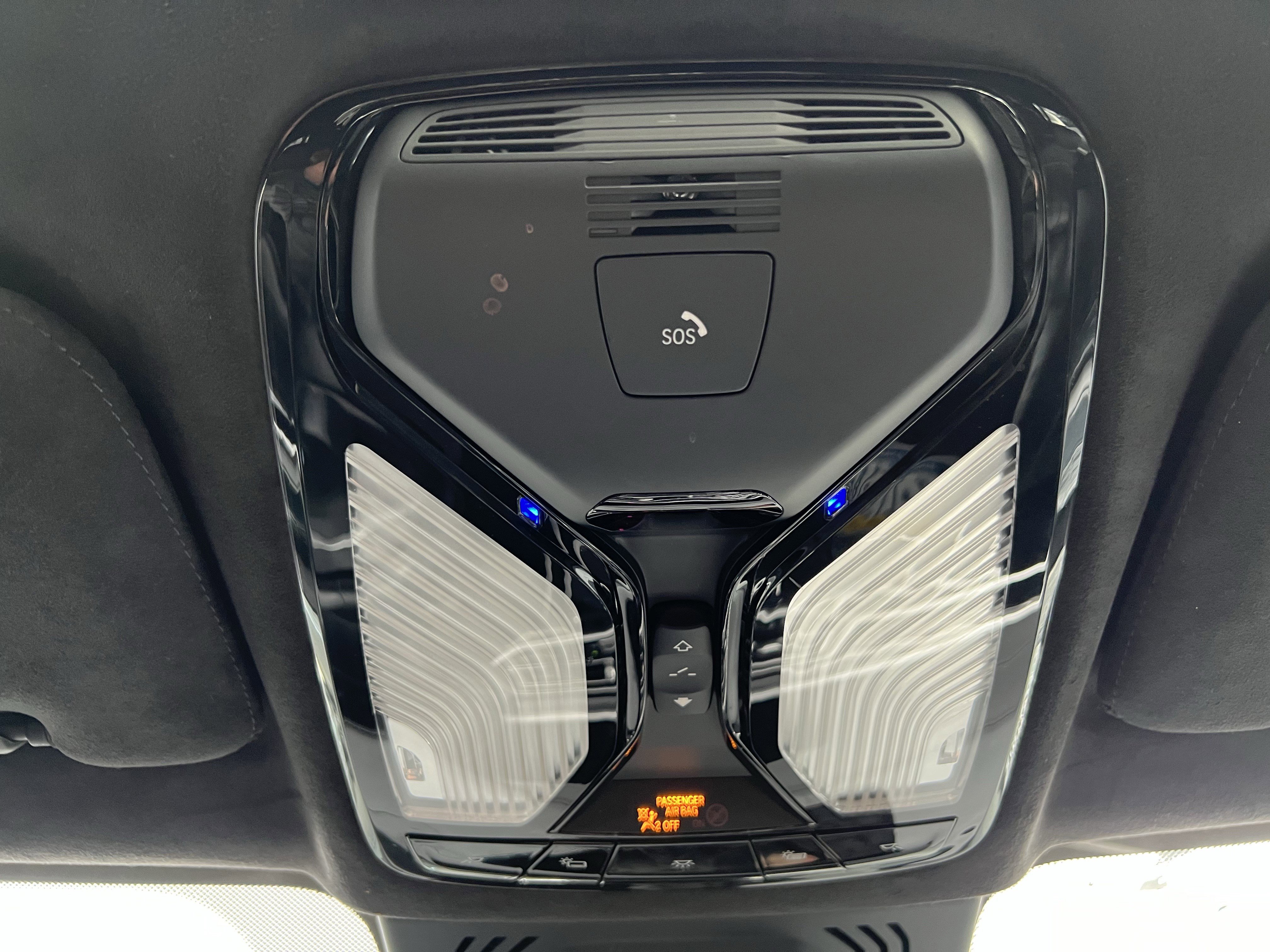 Used 2021 BMW X7 M50i w/ Dynamic Handling Package image 28