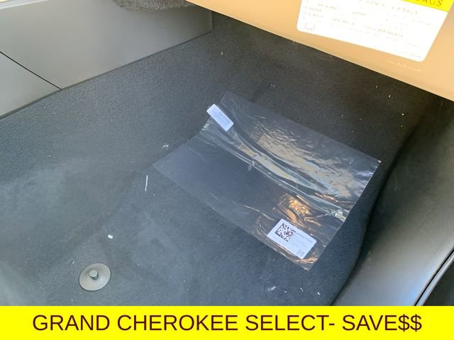 New 2025 Jeep Grand Cherokee Limited w/ Black Appearance Package image 31