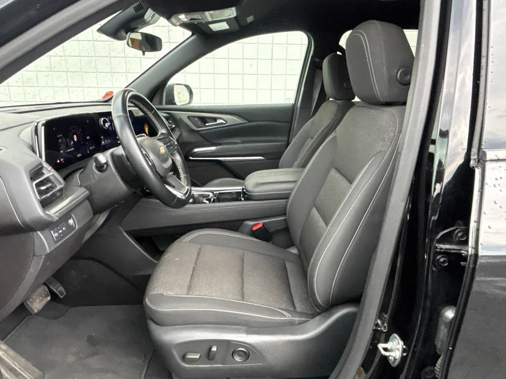 Used 2024 Chevrolet Traverse LT FWD image 4