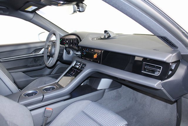 New 2025 Porsche Taycan image 27