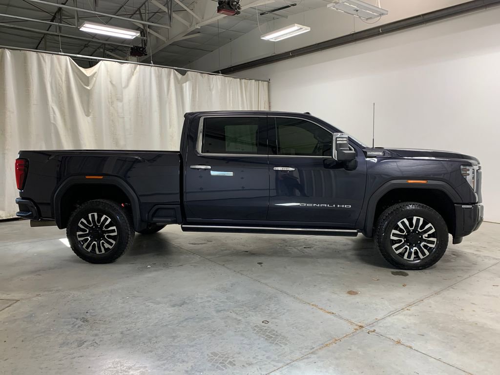 Used 2024 GMC Sierra 3500 Denali Ultimate image 25