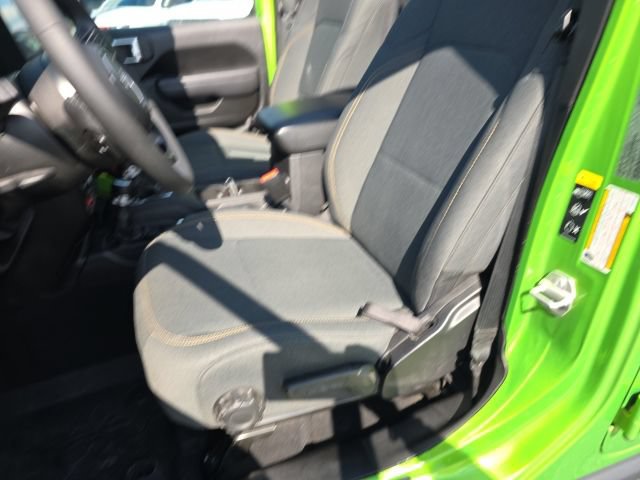 Used 2025 Jeep Wrangler Unlimited Sport AWD/4WD image 16