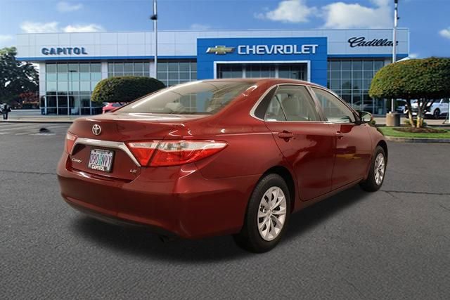 Used 2016 Toyota Camry XLE image 2