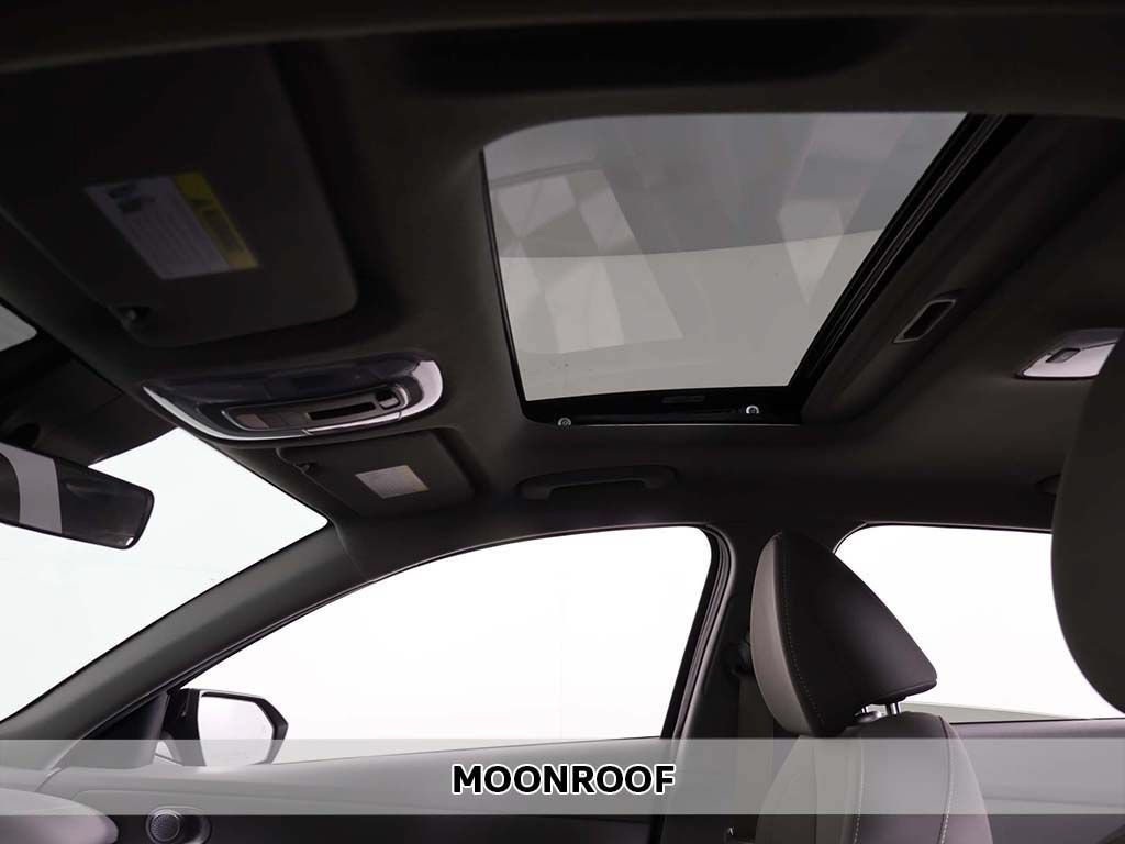Used 2025 Hyundai Elantra SEL FWD image 4