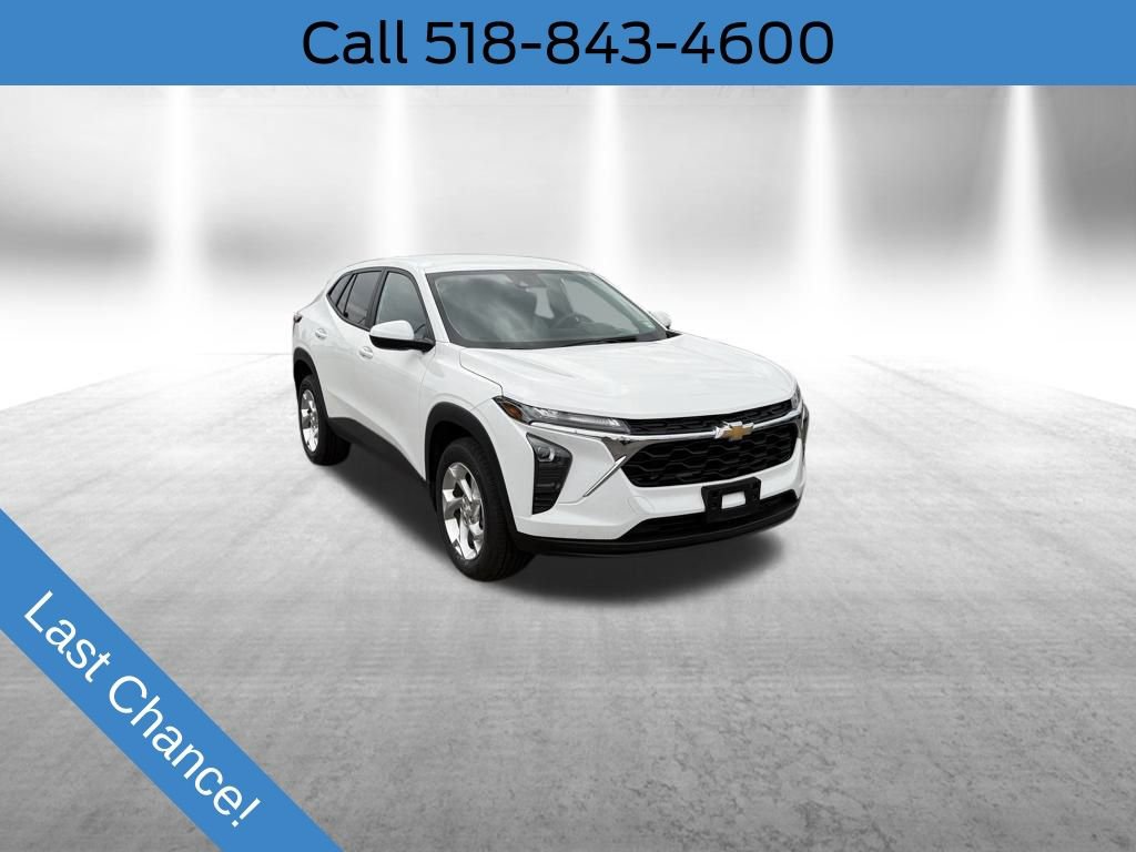 Used 2024 Chevrolet Trax LS w/ LS Convenience Package
