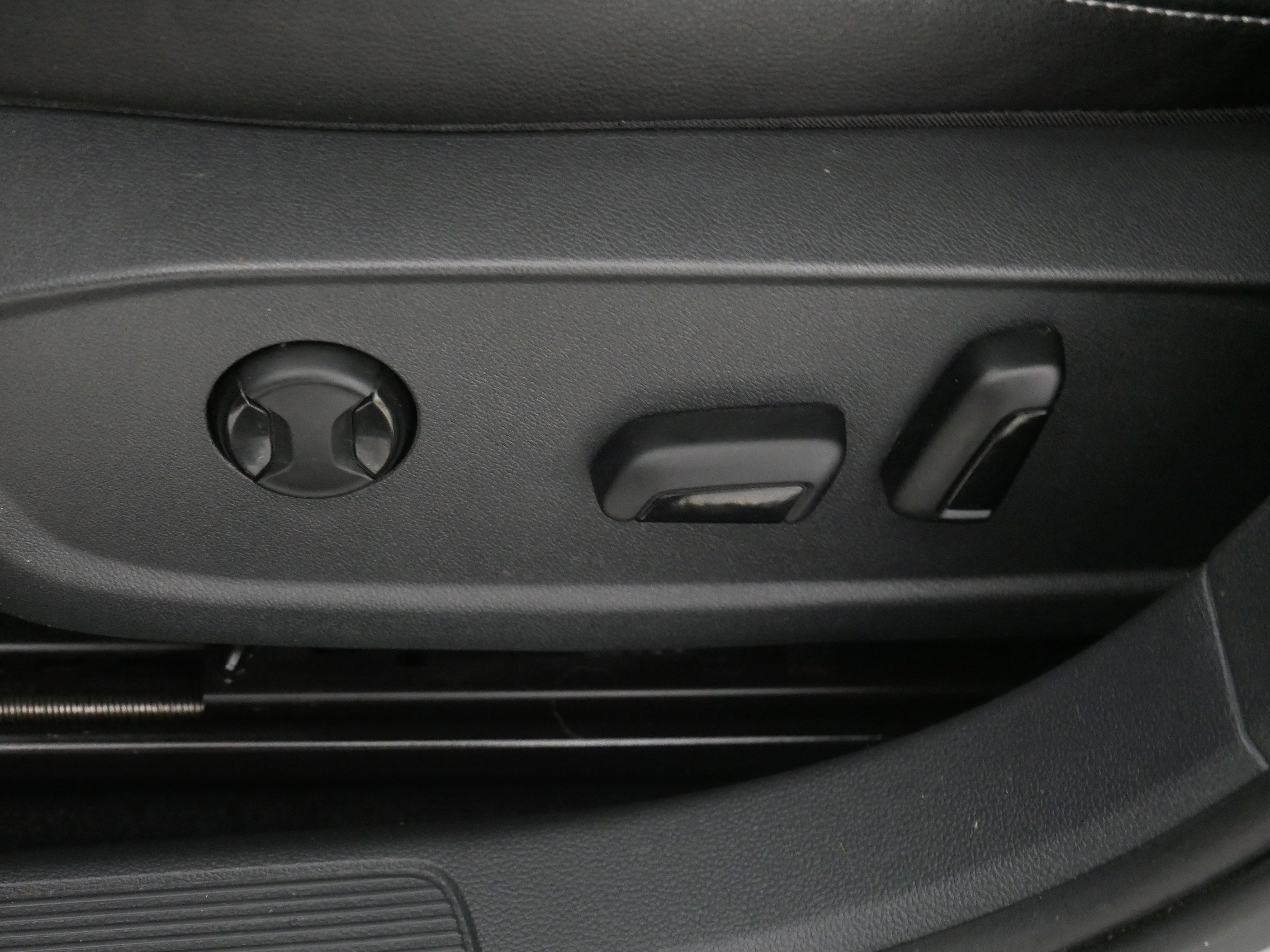 Certified 2022 Volkswagen Jetta SE w/ Panoramic Sunroof Package image 20