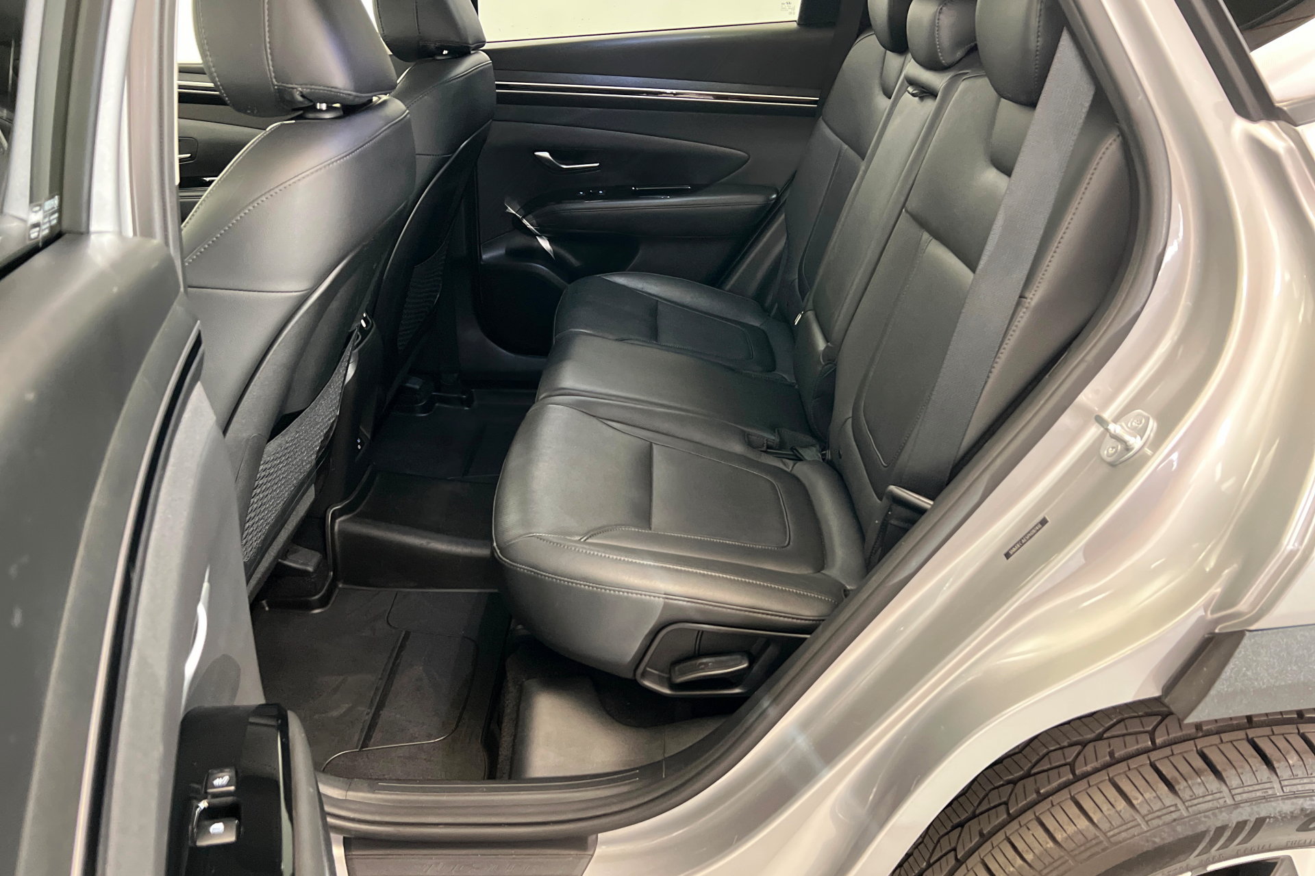 Used 2023 Hyundai Tucson Limited AWD/4WD image 23