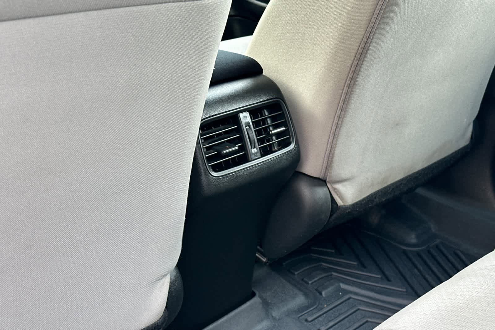 Used 2015 Honda CR-V LX image 14