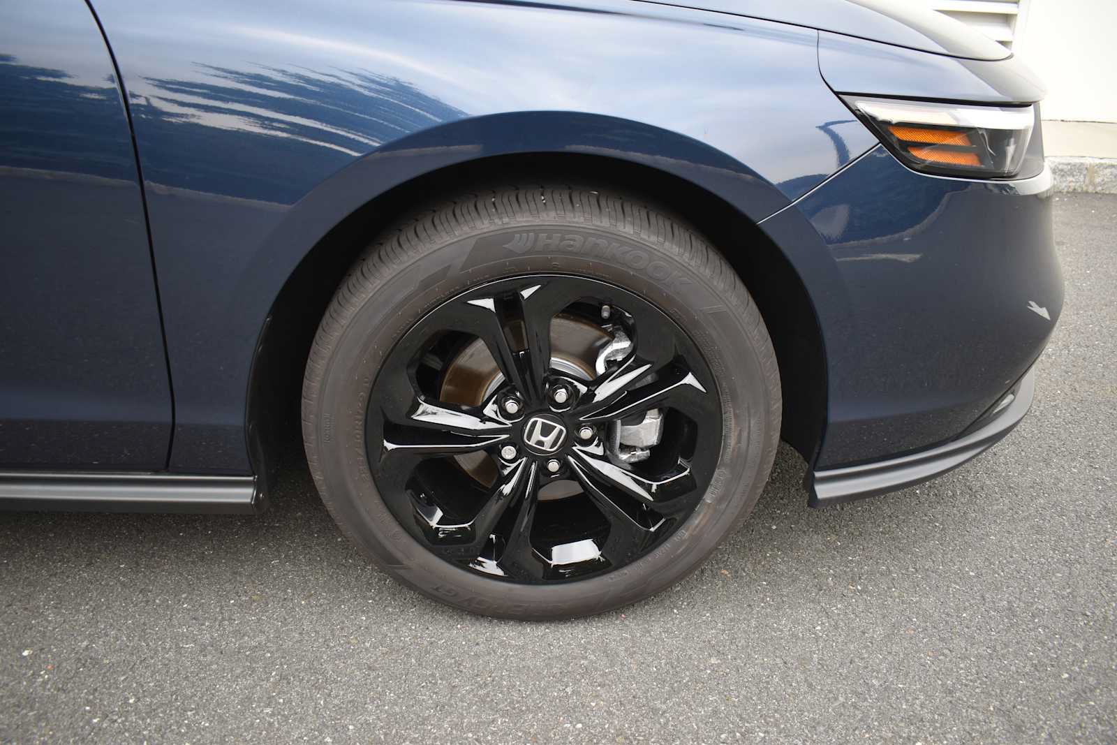 Used 2025 Honda Accord SE image 9
