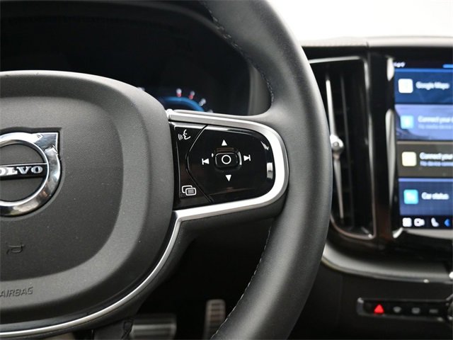 Used 2022 Volvo XC60 B6 R-Design w/ Protection Package Premier image 23
