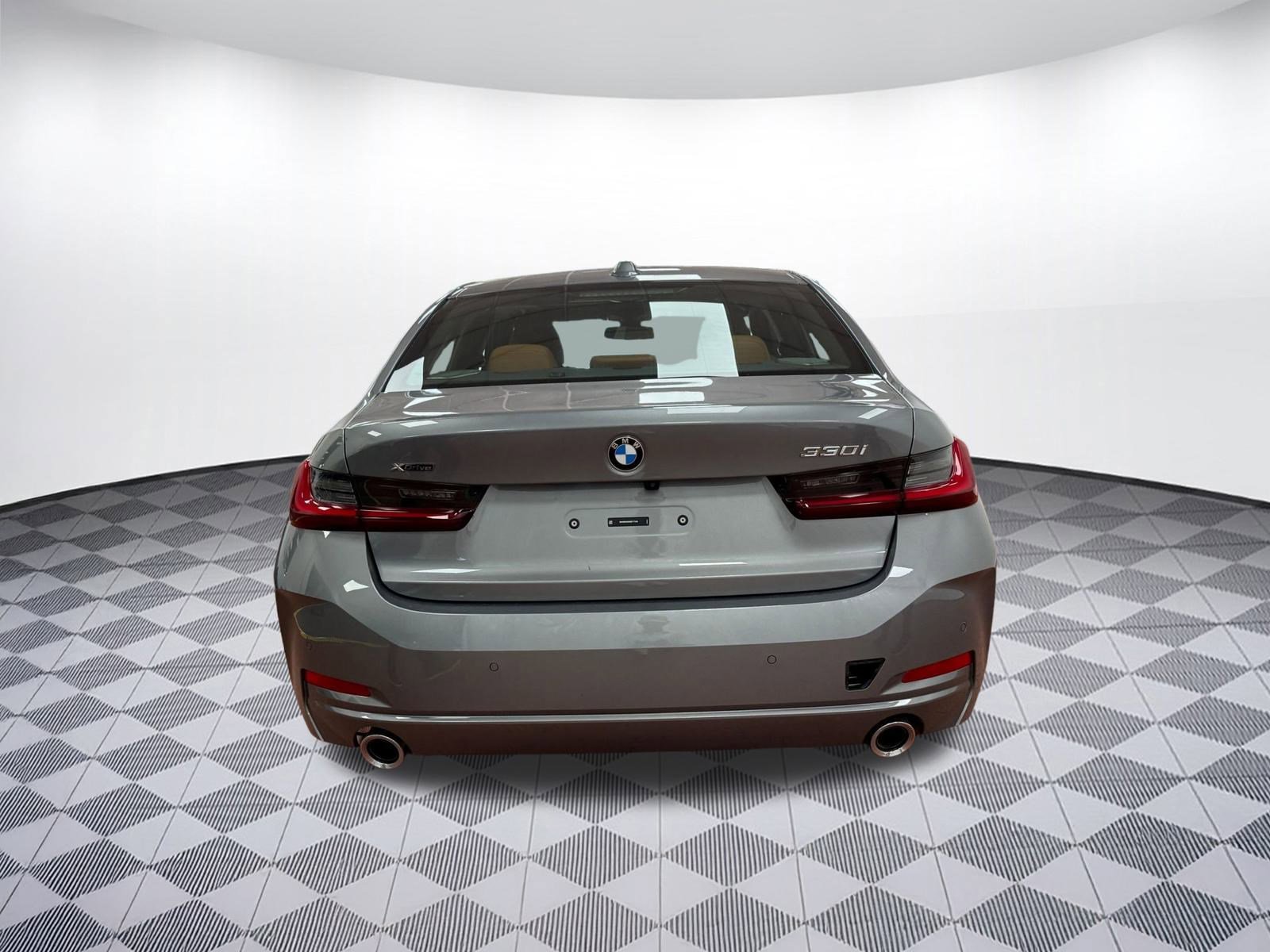 Used 2025 BMW 330i xDrive Sedan w/ Premium Package image 10
