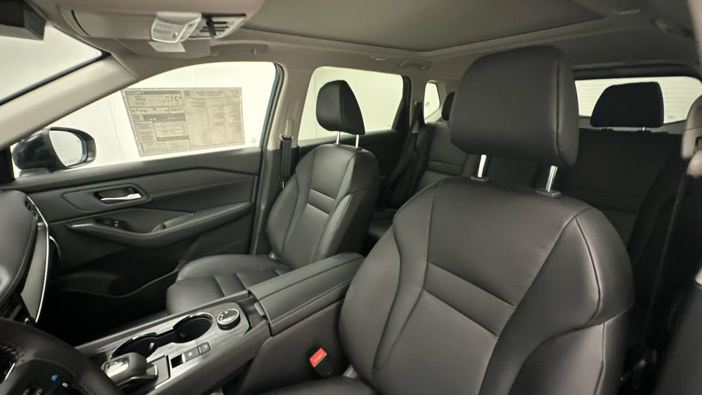 New 2026 Nissan Rogue Dark Armor AWD/4WD image 4