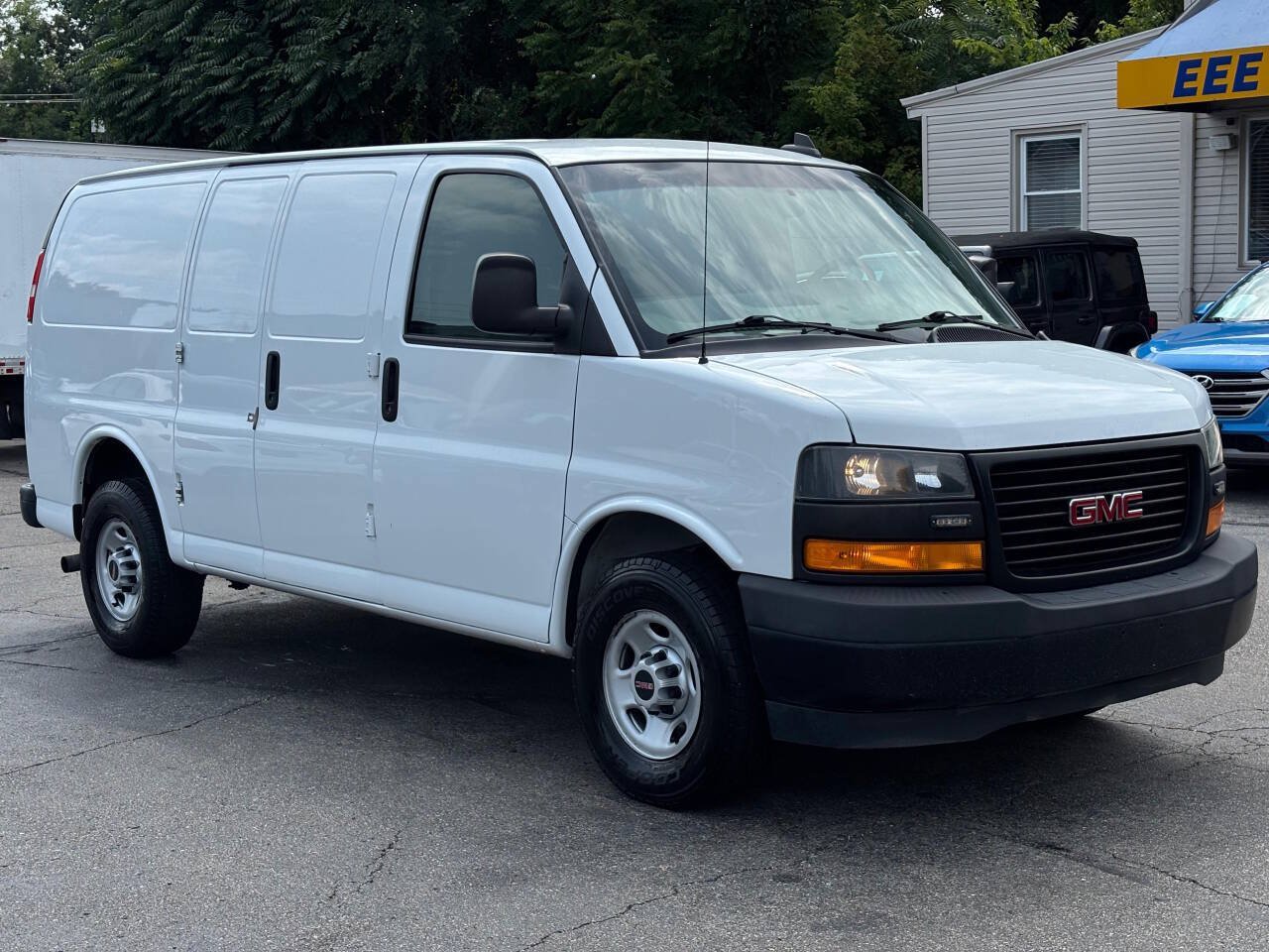 Used 2020 GMC Savana 2500 w/ Driver Convenience Package RWD image 2