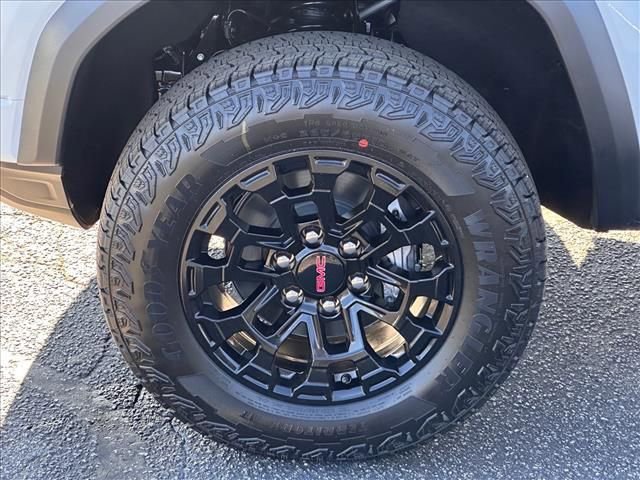 New 2026 GMC Canyon Elevation w/ Convenience Package image 15