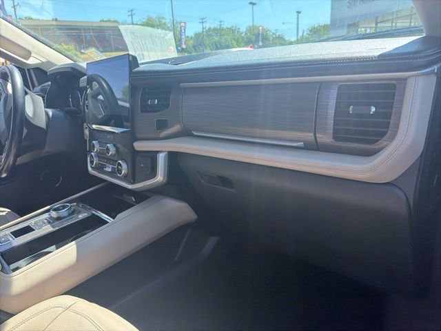 Used 2024 Ford Expedition Limited image 8