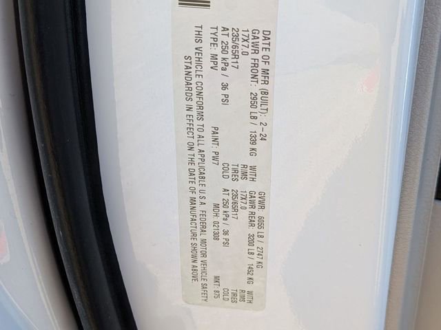 Used 2024 Chrysler Pacifica Touring-L image 32