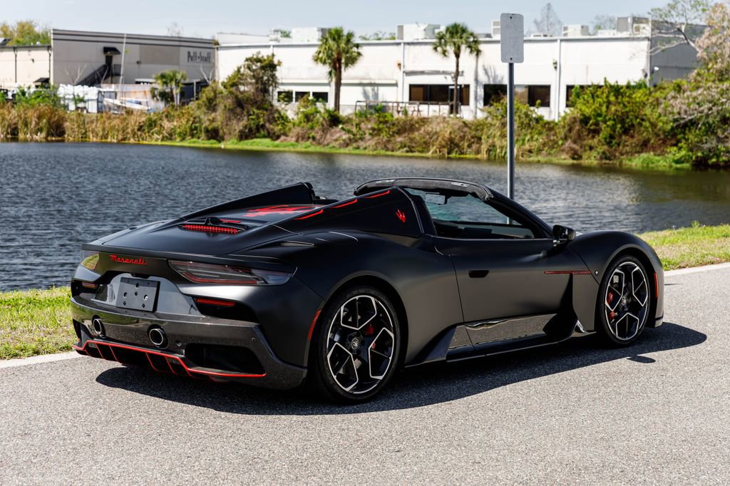 Used 2023 Maserati MC20 Spyder image 3