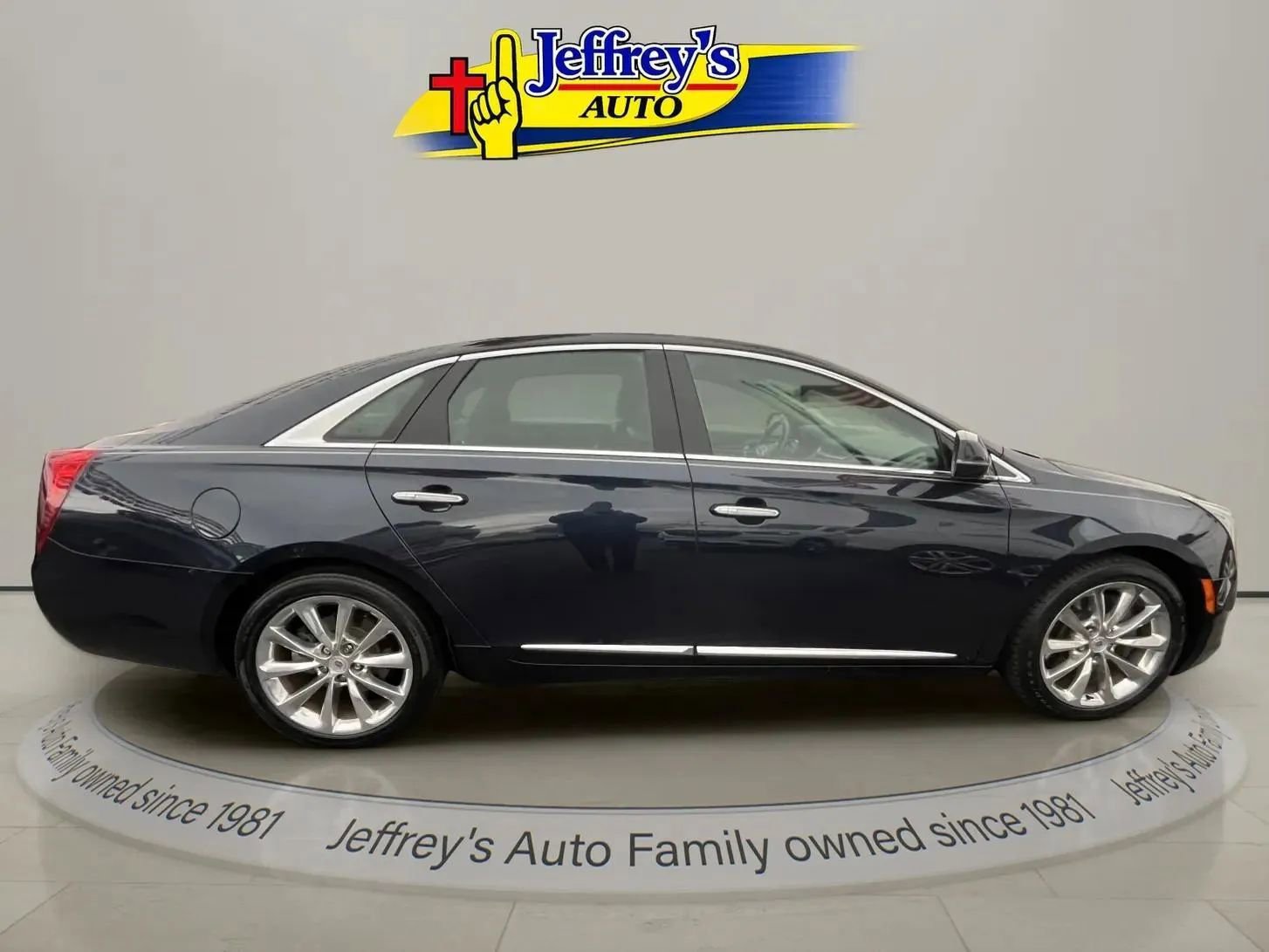 Used 2013 Cadillac XTS Luxury w/ Driver Awareness Package image 8