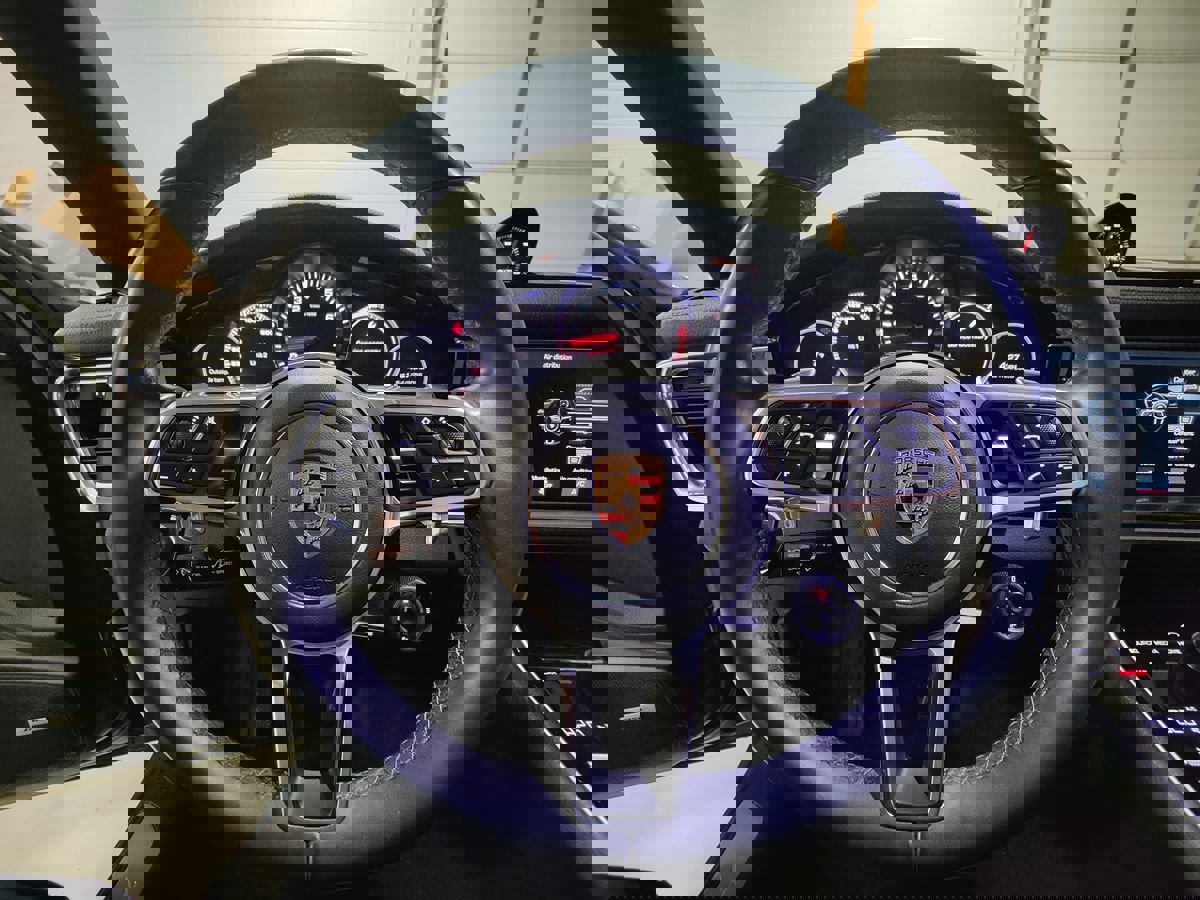 Used 2018 Porsche Panamera 4S image 34